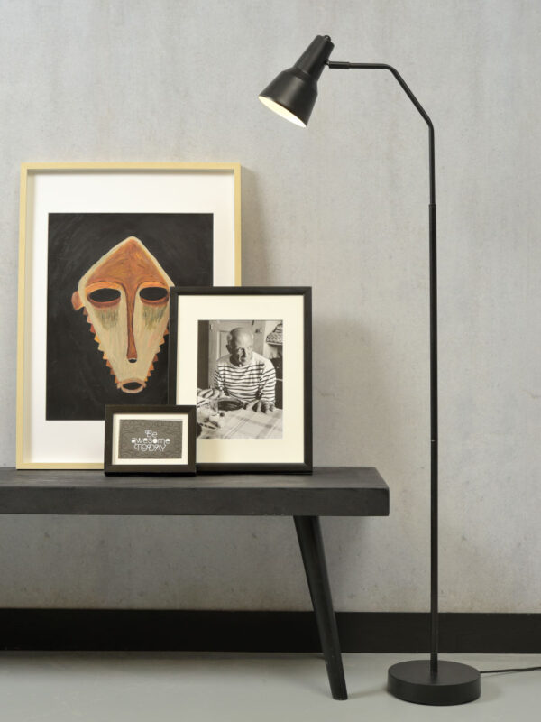 Zwarte retro metalen vloerlamp It's About RoMi Valencia - Image 5